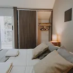 Mendoza Apartments